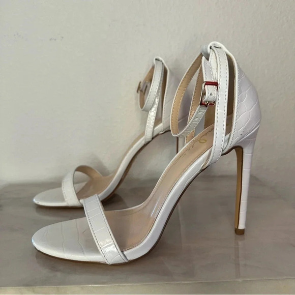 Lulus Sila White Crocodile-Embossed Ankle Strap Heels Size 8 - Picture 5 of 9